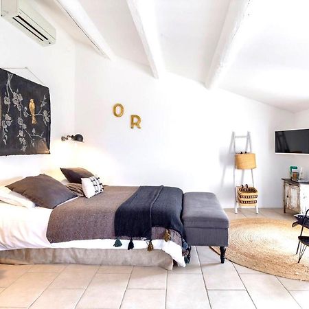 Suite Sur La Sorgue ลีล-ซูร์-ลา-ซอร์ก ภายนอก รูปภาพ
