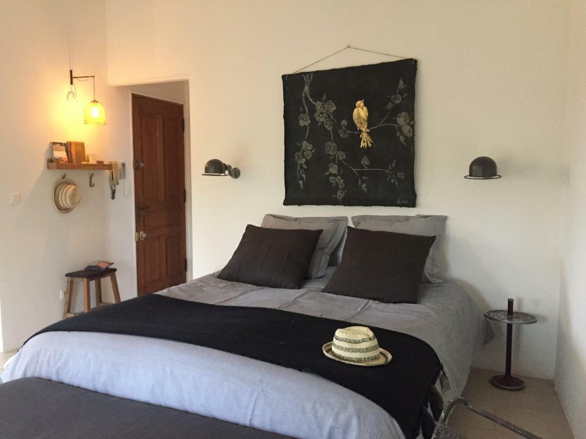 Suite Sur La Sorgue ลีล-ซูร์-ลา-ซอร์ก ภายนอก รูปภาพ