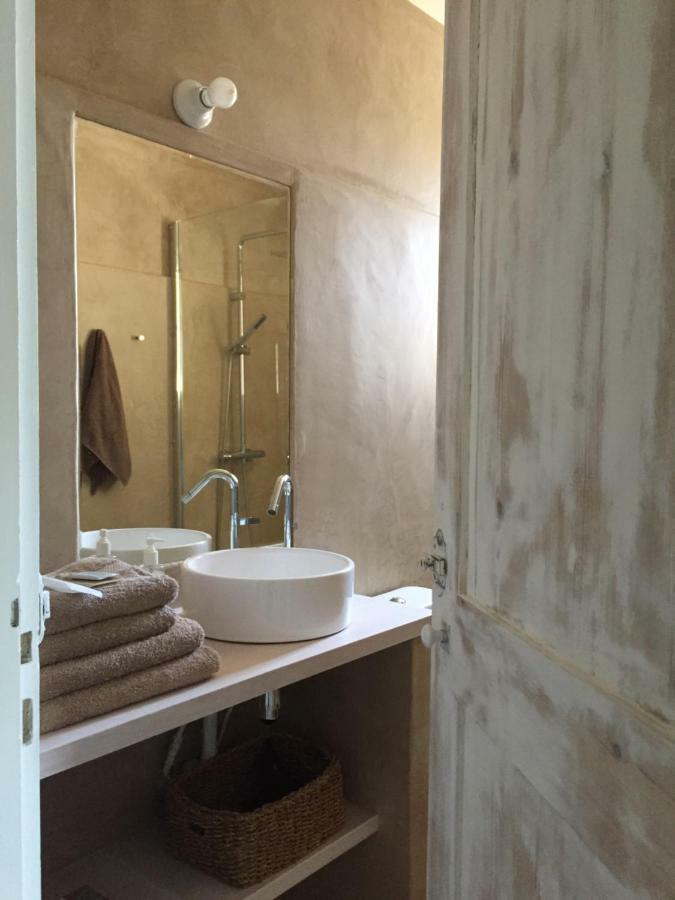 Suite Sur La Sorgue ลีล-ซูร์-ลา-ซอร์ก ภายนอก รูปภาพ