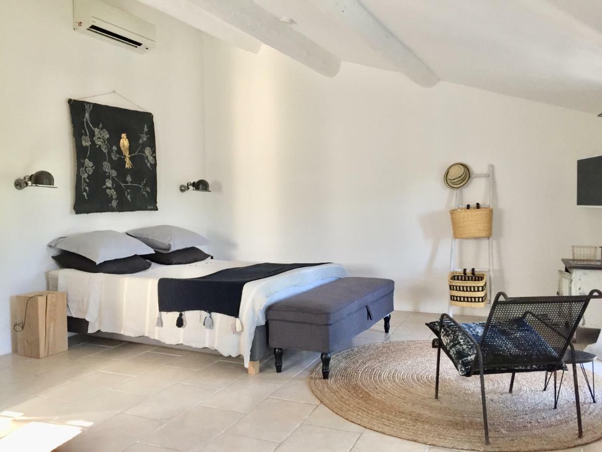 Suite Sur La Sorgue ลีล-ซูร์-ลา-ซอร์ก ภายนอก รูปภาพ
