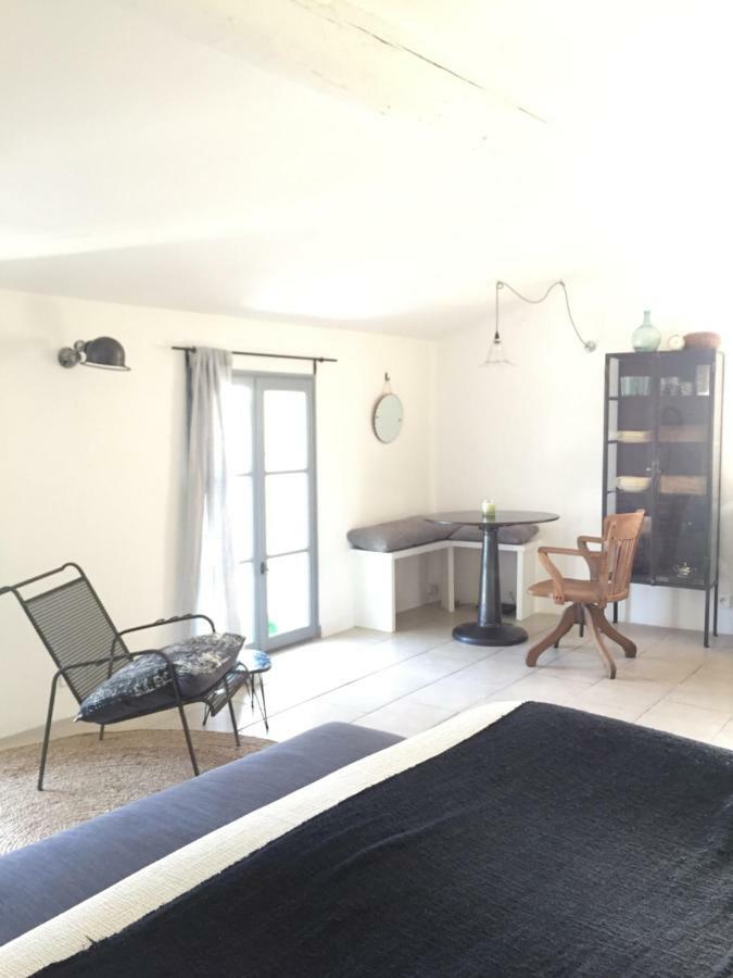 Suite Sur La Sorgue ลีล-ซูร์-ลา-ซอร์ก ภายนอก รูปภาพ