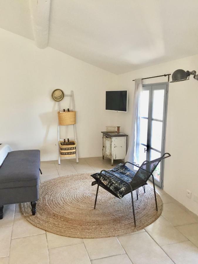 Suite Sur La Sorgue ลีล-ซูร์-ลา-ซอร์ก ภายนอก รูปภาพ